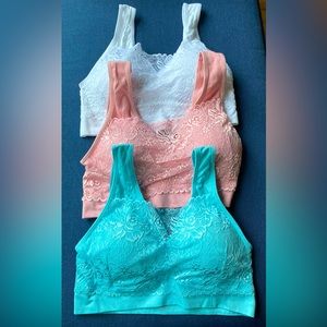 (SOLD) NWOT 3 Pieces Women’s Lace Bralette Padded Sports Bra, Size Medium